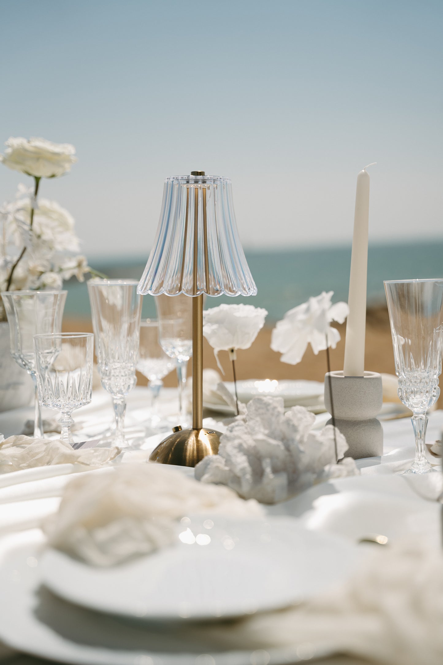 LOCATION Bougeoir chandelier "cierge" aspect beton gris clair