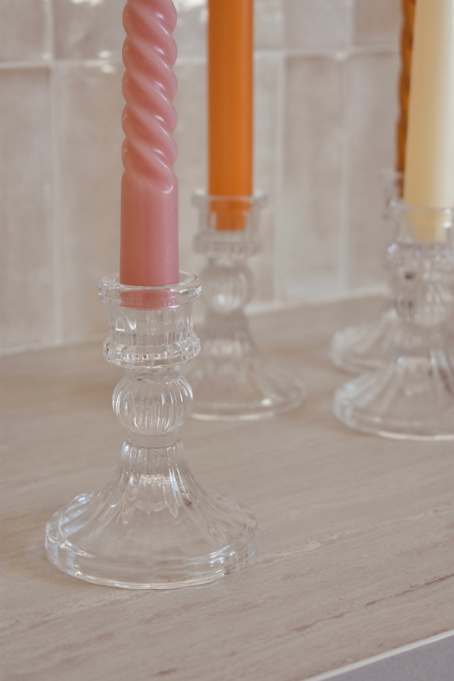 LOCATION Moyen bougeoir chandelier "cierge" en verre transparent