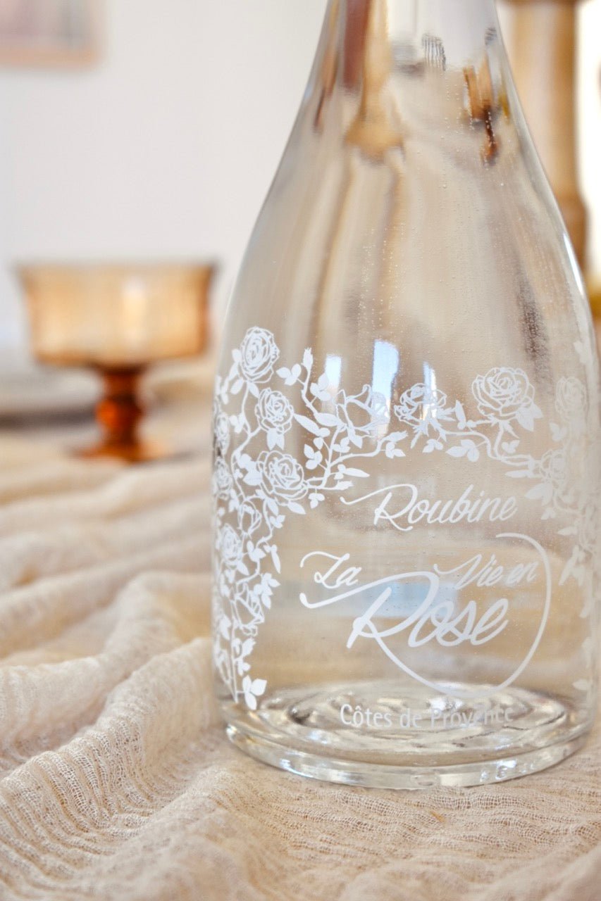 LOCATION Carafe d'eau bouteille en verre fleurie - La Recyclerie LS