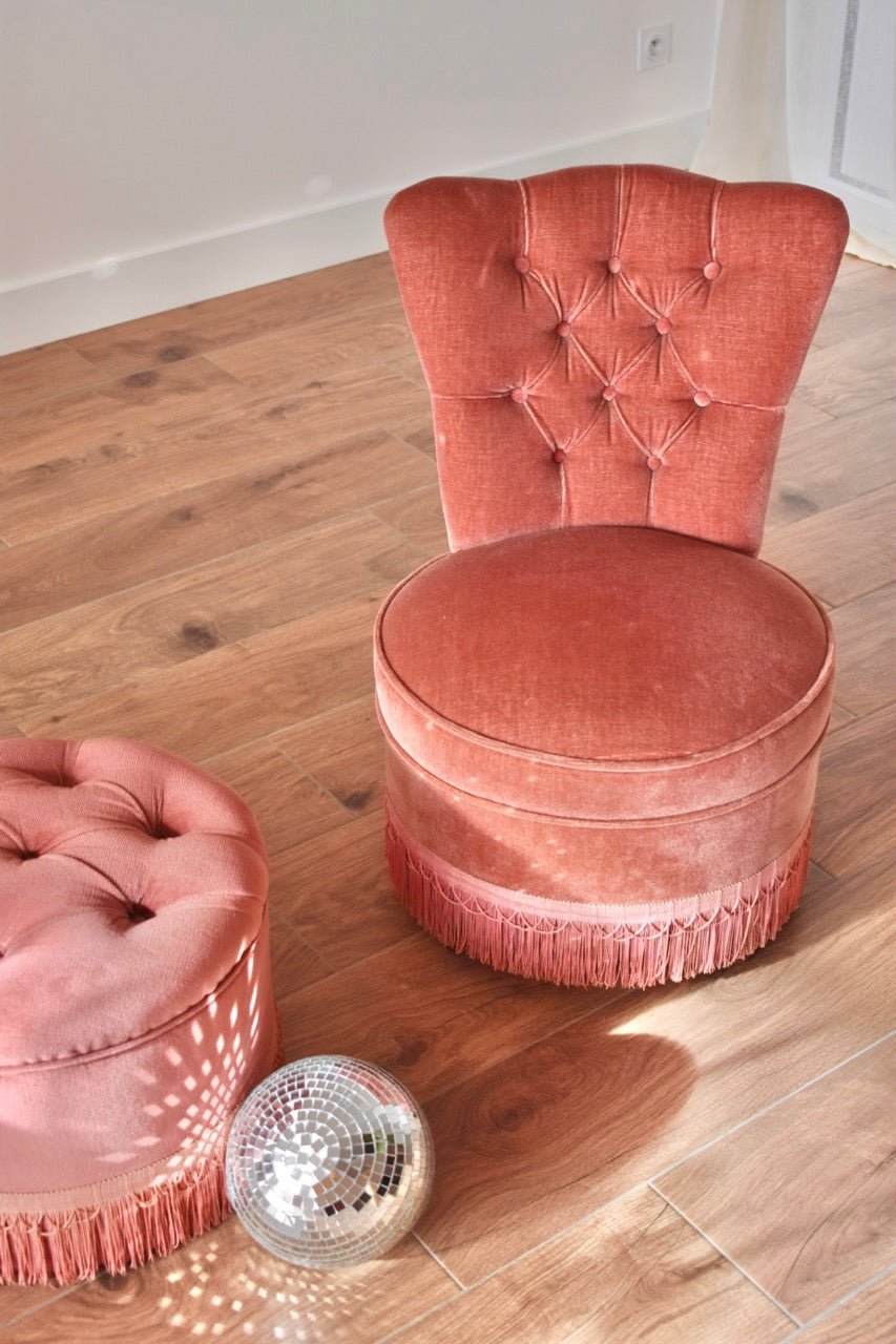LOCATION Fauteuil et pouf crapaud velours rose « RENÉE » - La Recyclerie LS