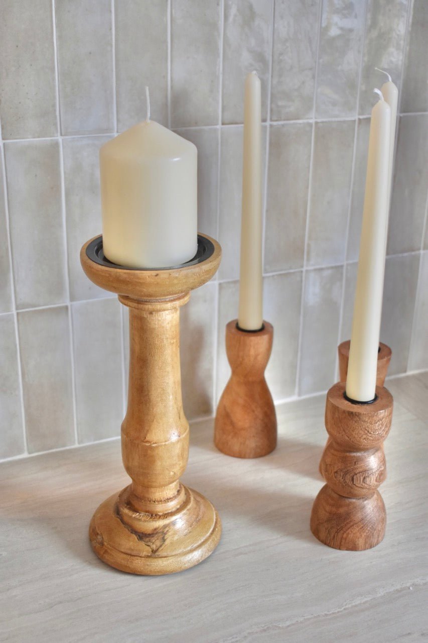 LOCATION Grand bougeoir chandelier "bougie" en bois de manguier - La Recyclerie LS