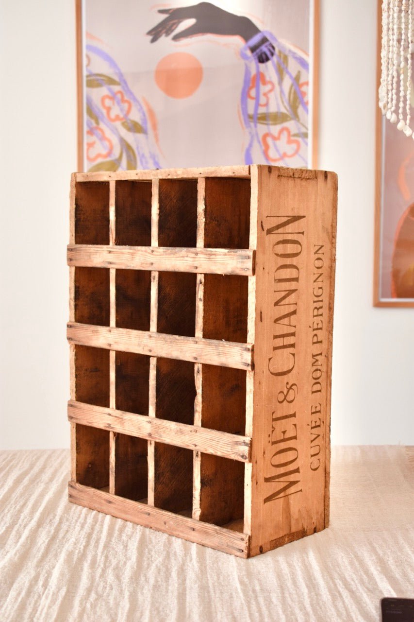 LOCATION Grande caisse en bois à casiers Moët et Chandon - La Recyclerie LS