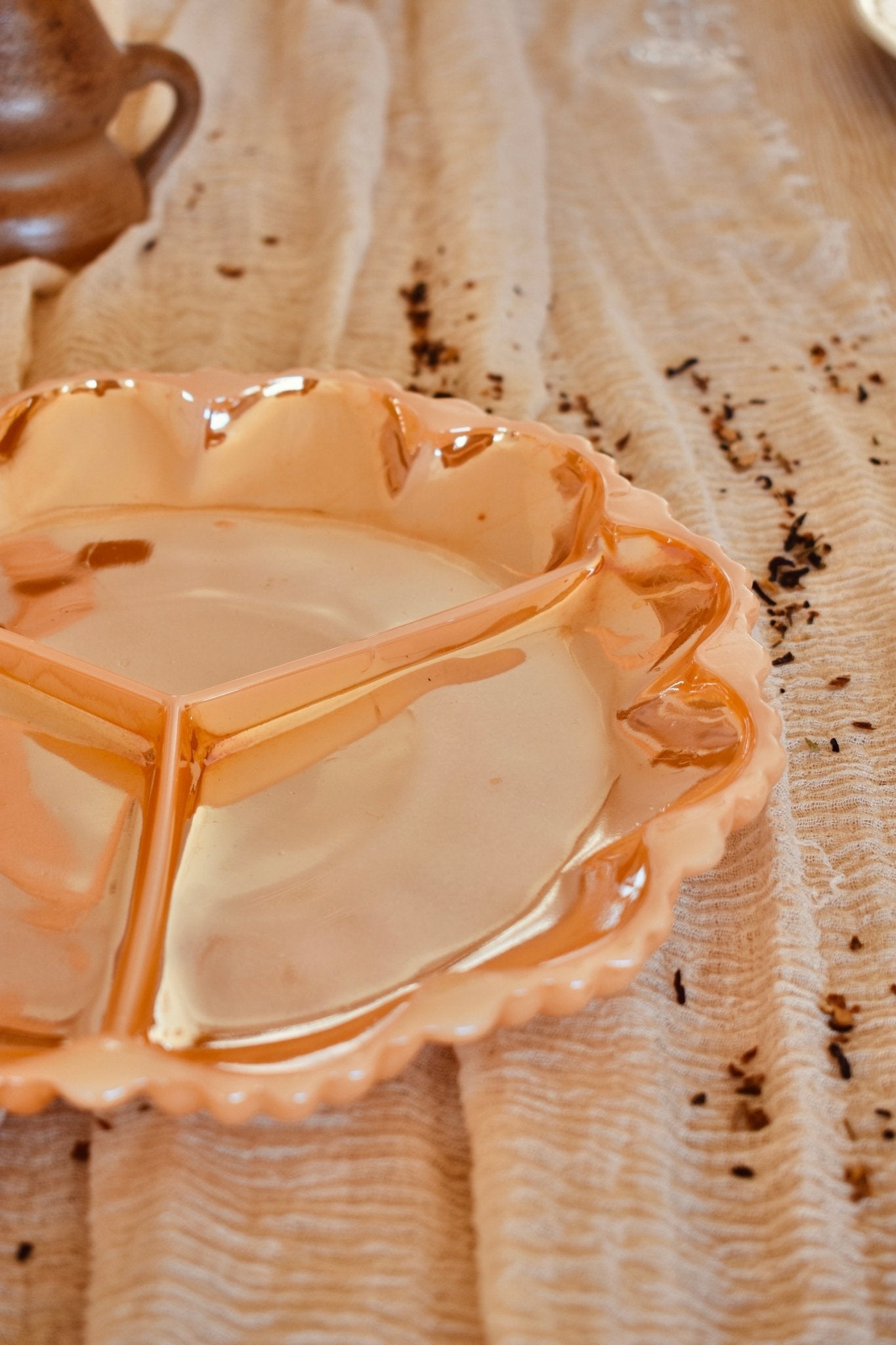 Plat apéritif 3 compartiments rose saumon nacré « ARIEL » - La Recyclerie LS