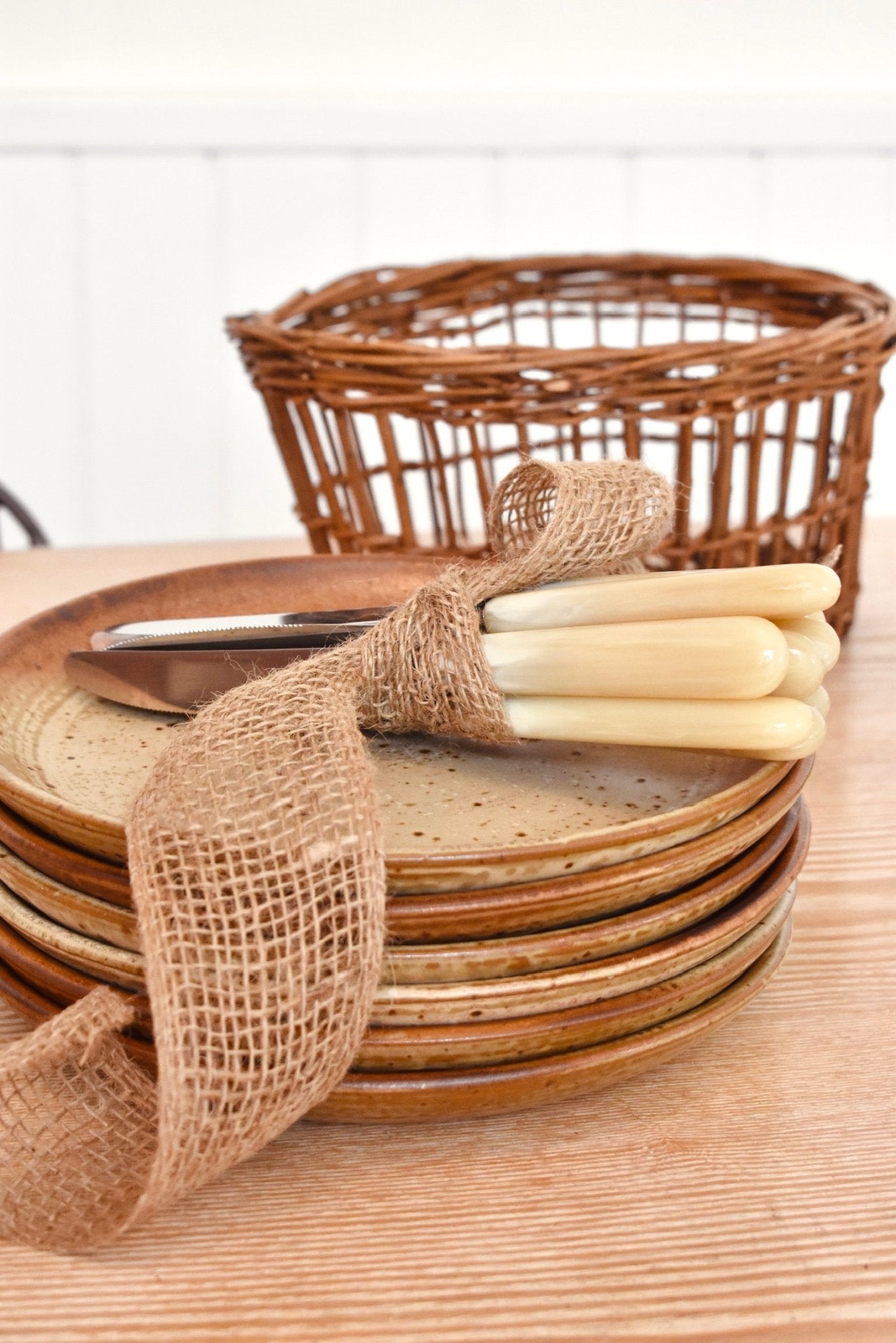 Service de 10 assiettes en grès beige et marron mouchetées « SIMONE » - La Recyclerie LS