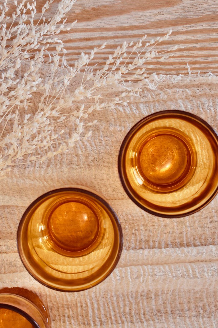 Service de 5 verres ambrés aux formes arrondies « SUNDAY » - La Recyclerie LS