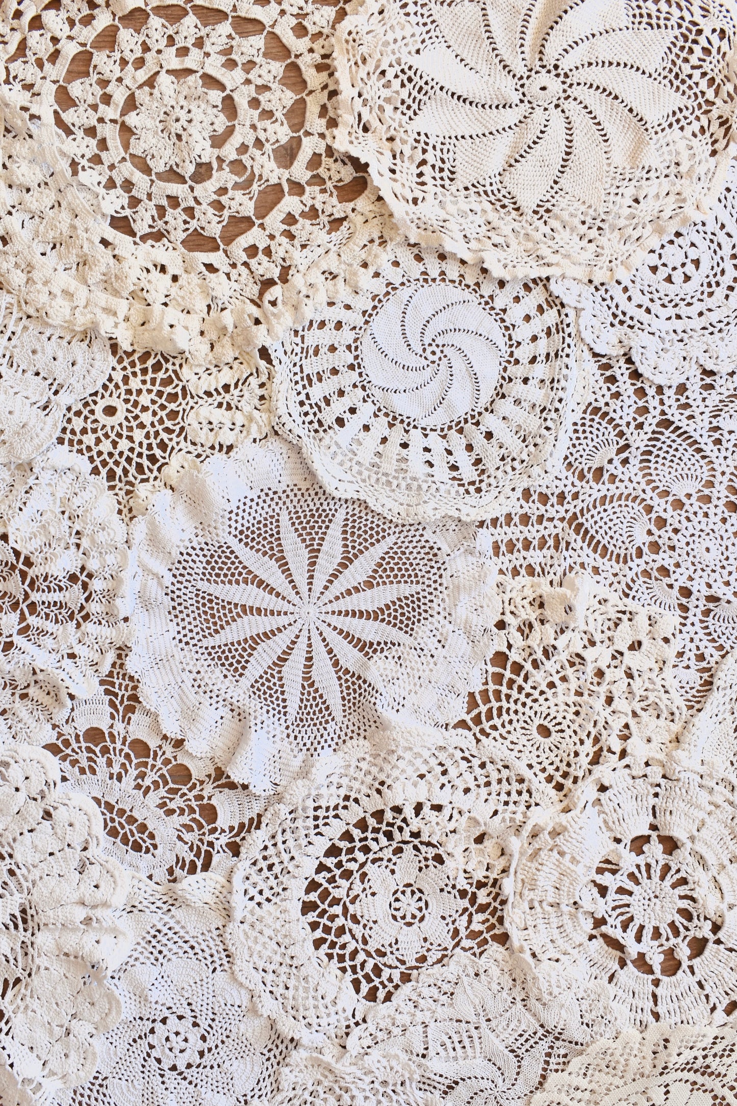 LOCATION Grand napperon en crochet