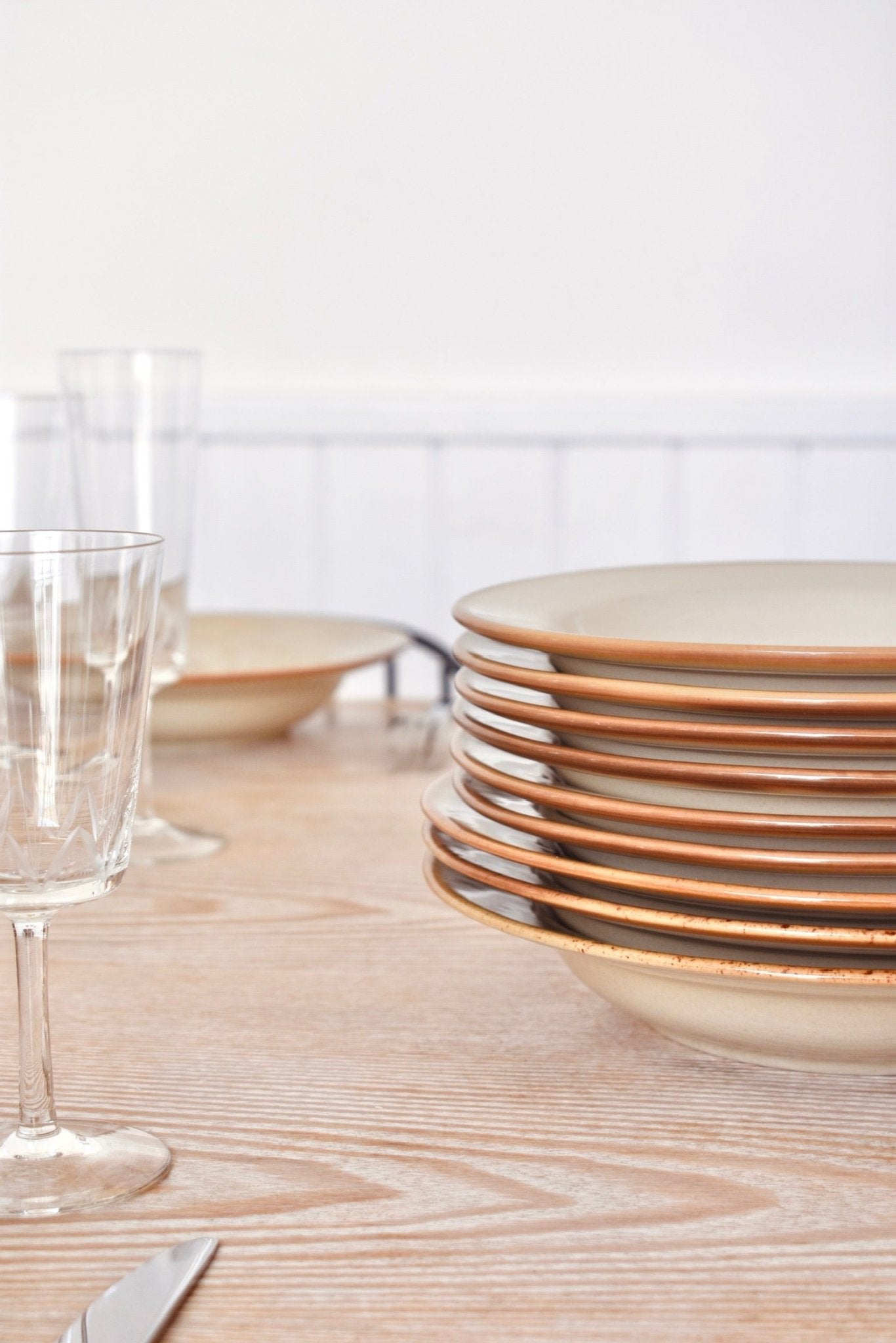 Assiette creuse beige liseré marron « DUNES » - La Recyclerie LS