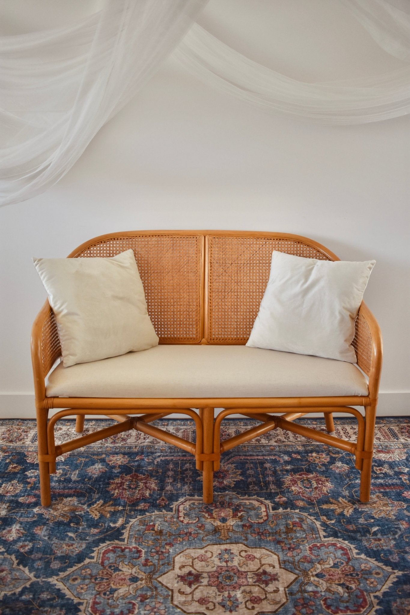 Banquette en cannage « PAQUERETTE » - Studio Nuptia