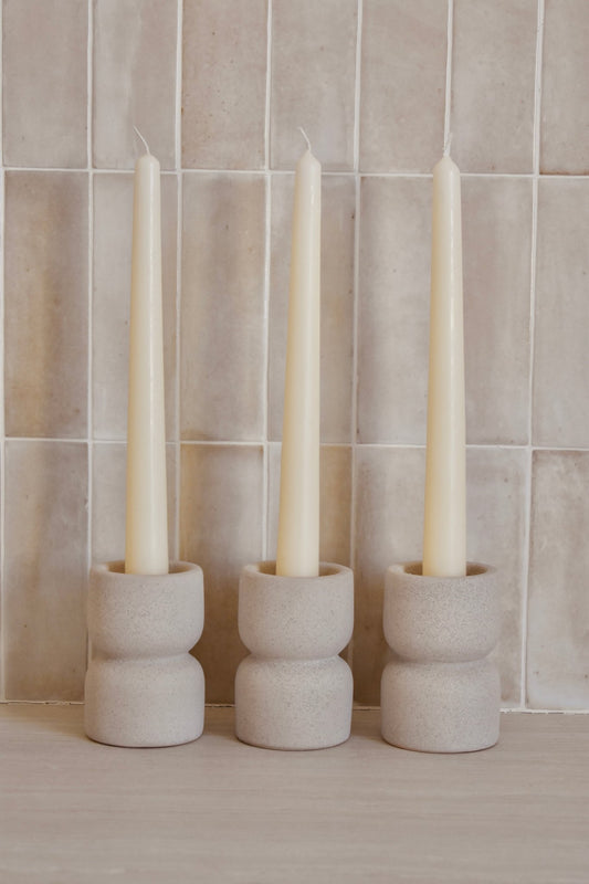 Bougeoir chandelier "cierge" aspect beton gris clair - Studio Nuptia