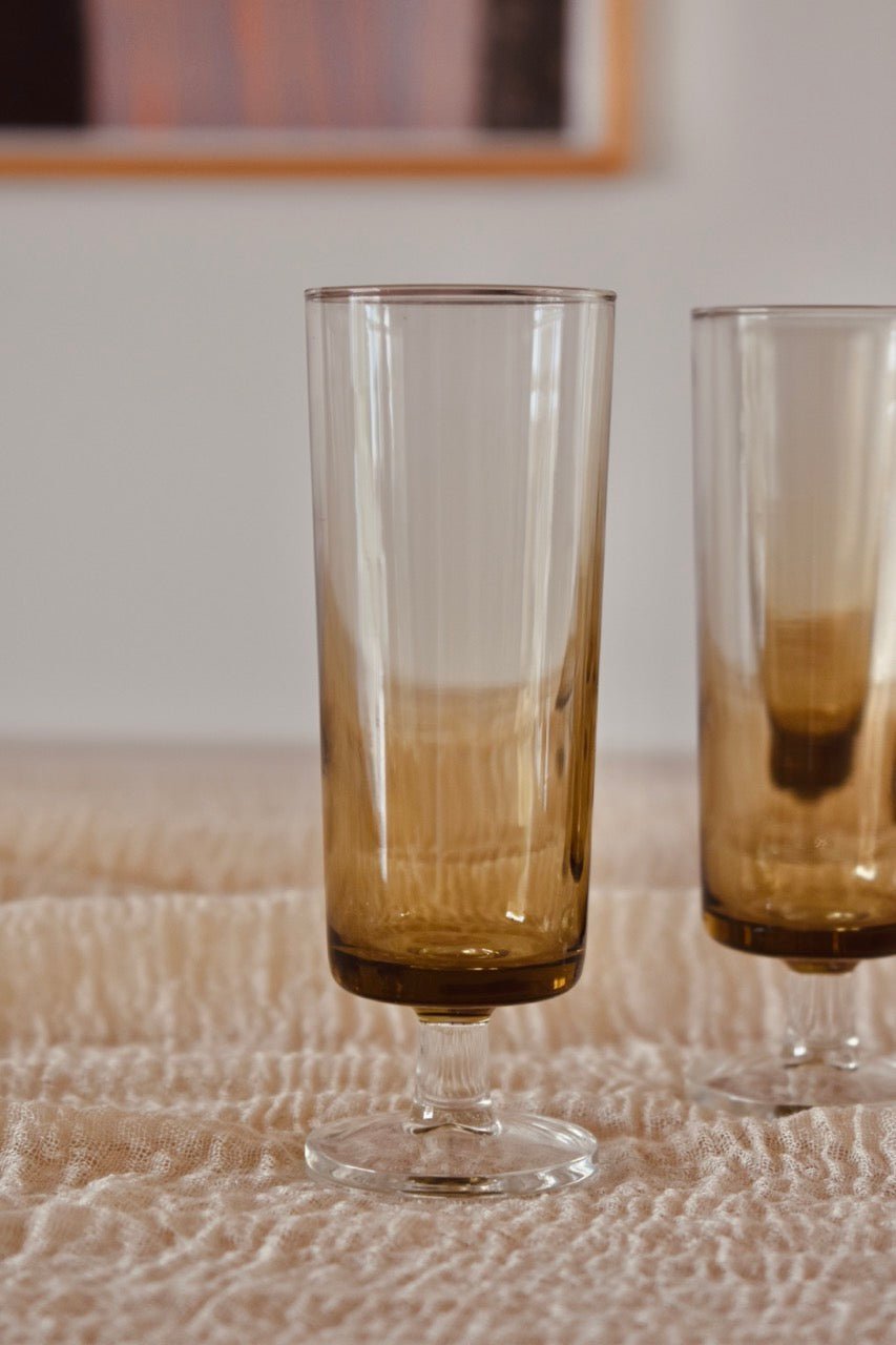 Coupe à champagne verre fumé noir sur pied transparent « SEVENTIES » - La Recyclerie LS