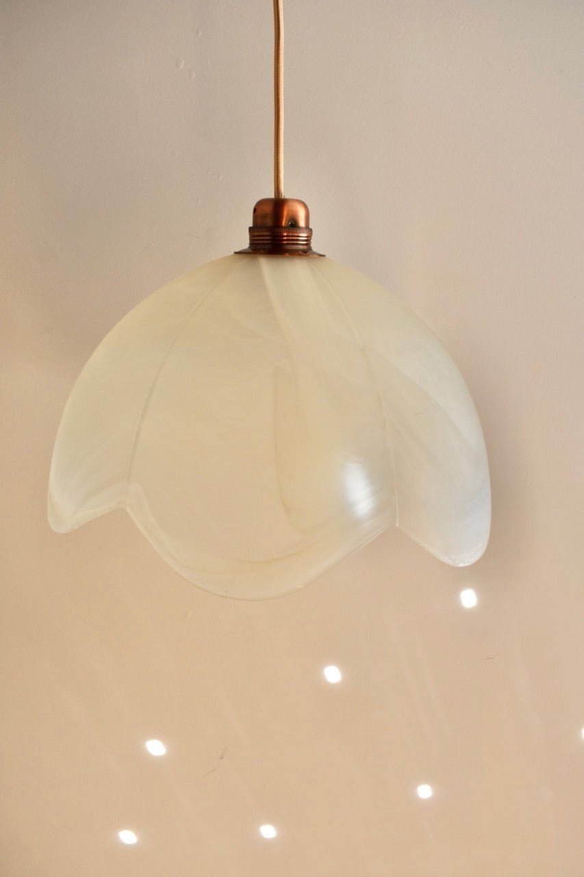 Luminaire suspension fleur en verre opaque mélangé « FLEUR » - La Recyclerie LS
