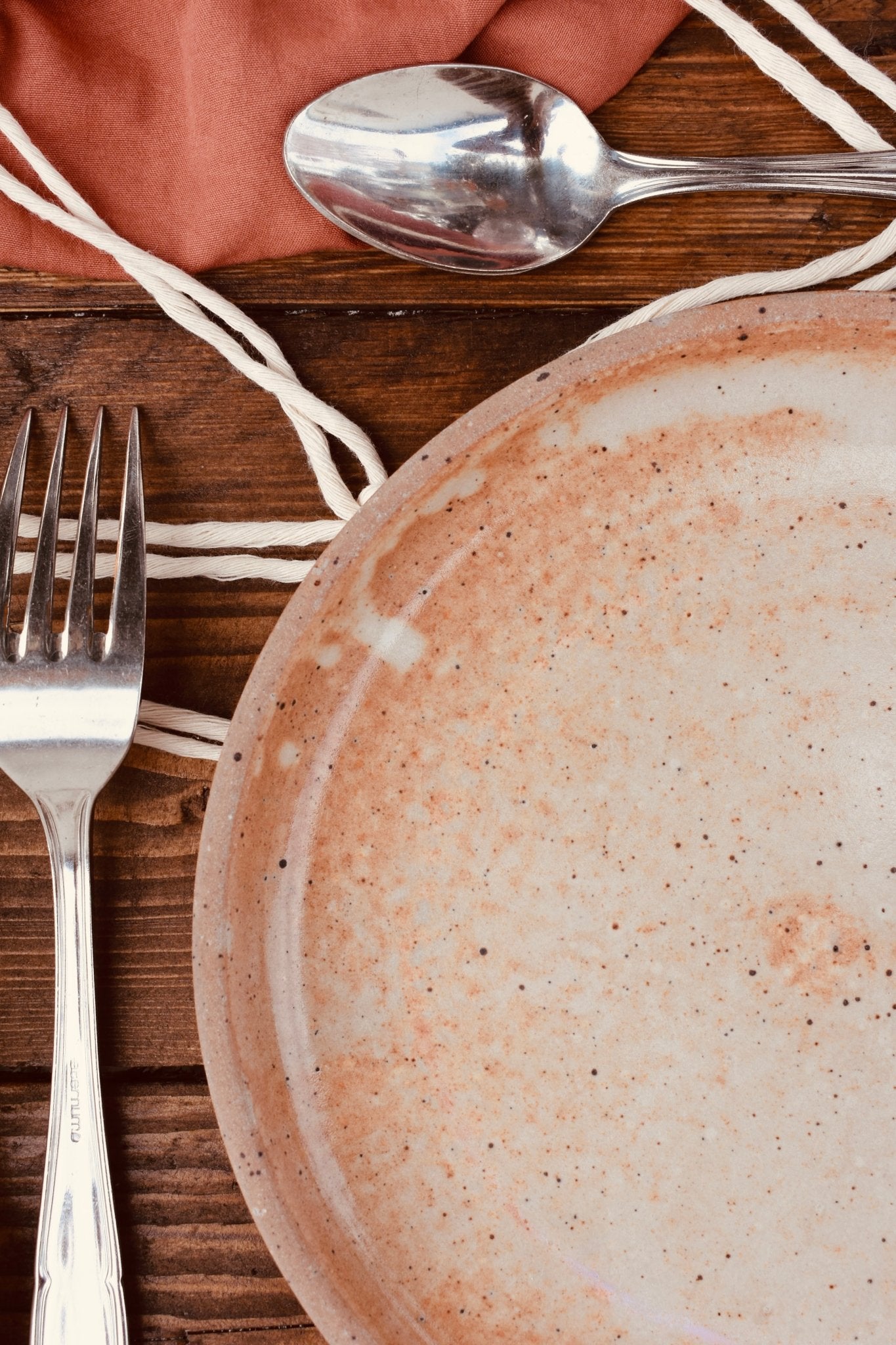 Petite assiette en terre cuite - Studio Nuptia