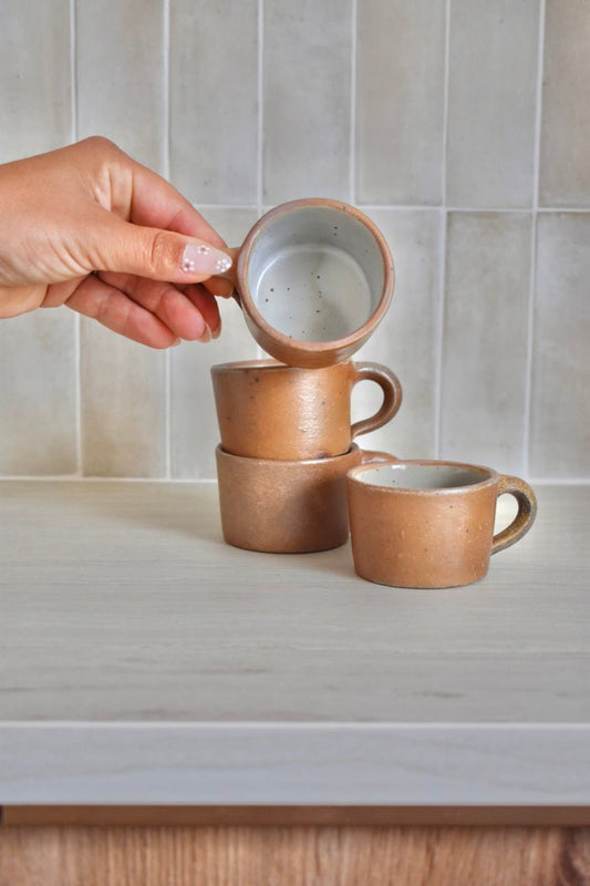 Service de 4 tasses à café en grès bicolore « SANTA » - La Recyclerie LS