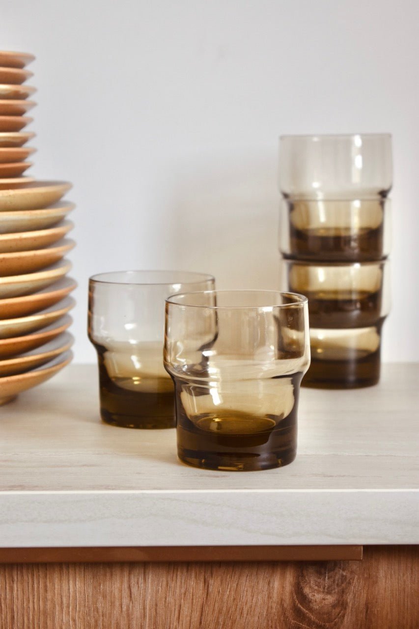 Service de 5 verres à eau fumés « SEVENTIES » - La Recyclerie LS