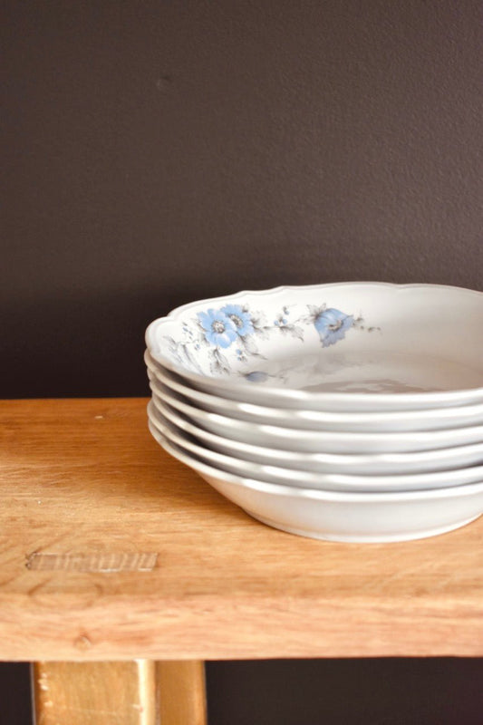 Service de 6 assiette creuses en porcelaine blanches à fleurs bleues « ALOUETTE » - La Recyclerie LS