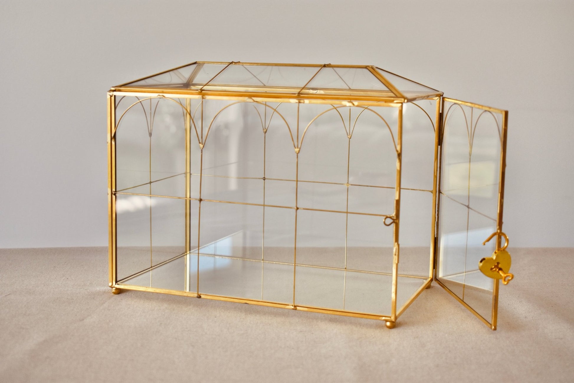 Urne cagnotte verrière en verre et laiton - Studio Nuptia