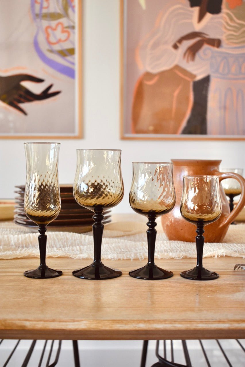 Verre à pied à digestif torsadé noir « NOIRAUDE » - La Recyclerie LS