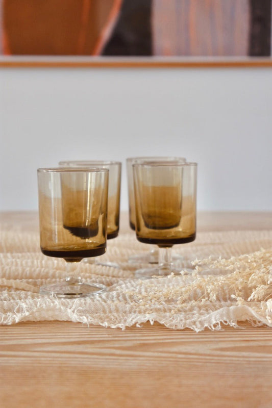 Verre apéritif fumé noir sur pied transparent « SEVENTIES » - La Recyclerie LS