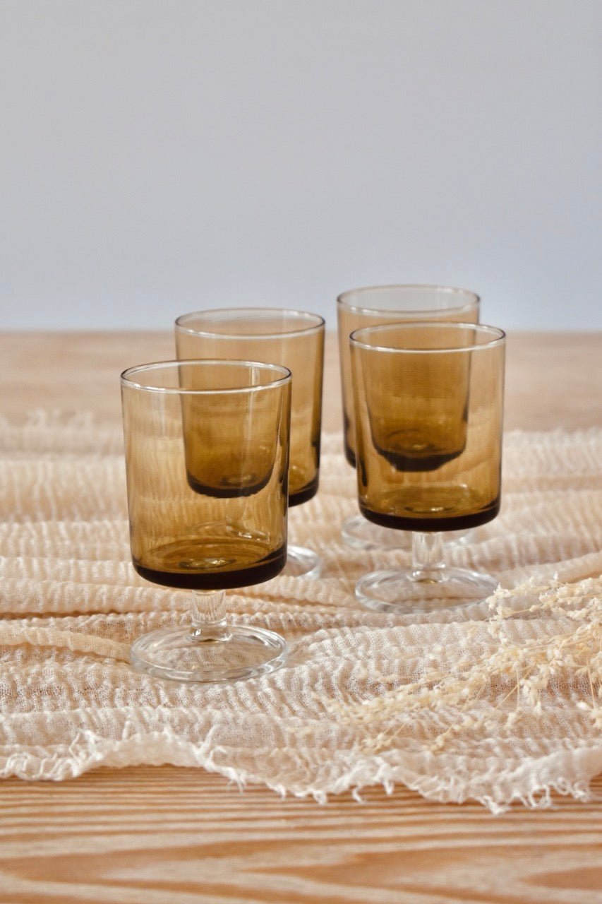Verre apéritif fumé noir sur pied transparent « SEVENTIES » - La Recyclerie LS